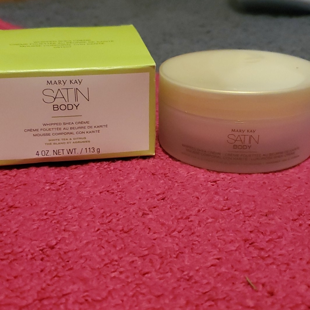 🧴NIB NEW! Satin Body Whipped Shea Créme🧴